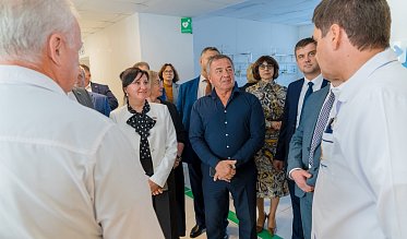 Депутаты посетили обновленный корпус областной больницы